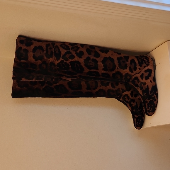 ♤ Giuseppe Zanotti Leopard Print Fur Boots - Picture 3 of 11